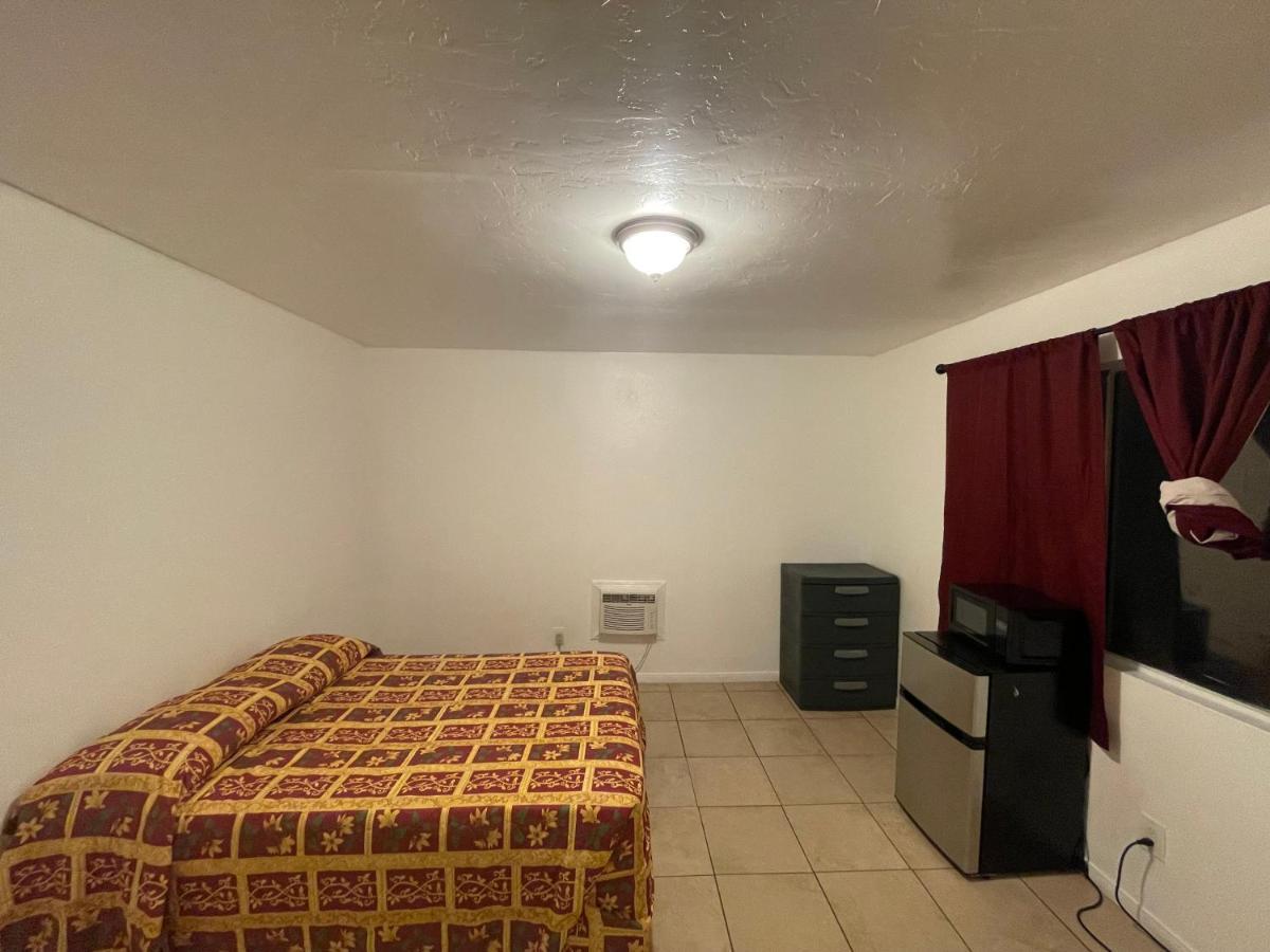 Spring Valley  Crown Inn & Suites المظهر الخارجي الصورة
