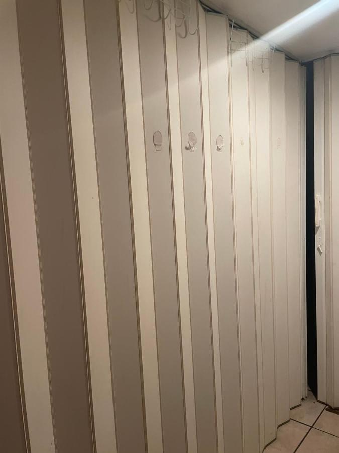 Spring Valley  Crown Inn & Suites المظهر الخارجي الصورة