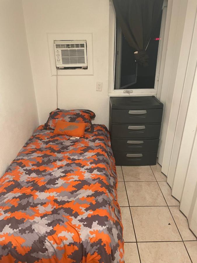 Spring Valley  Crown Inn & Suites المظهر الخارجي الصورة