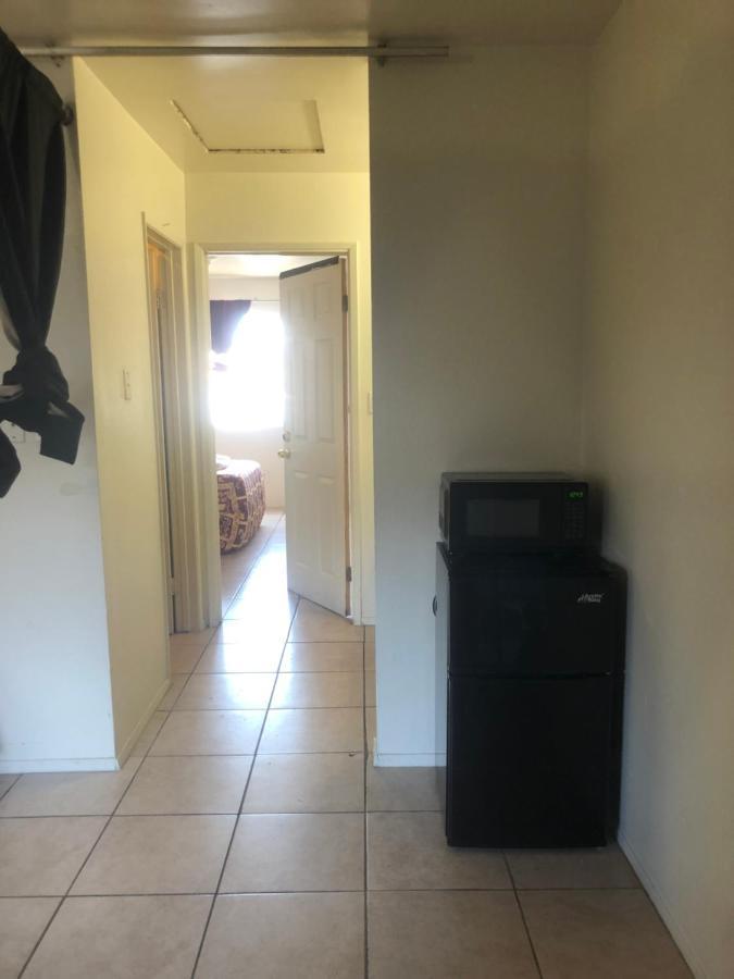 Spring Valley  Crown Inn & Suites المظهر الخارجي الصورة