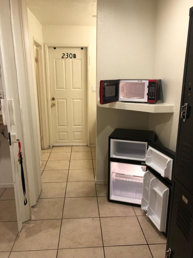 Spring Valley  Crown Inn & Suites المظهر الخارجي الصورة