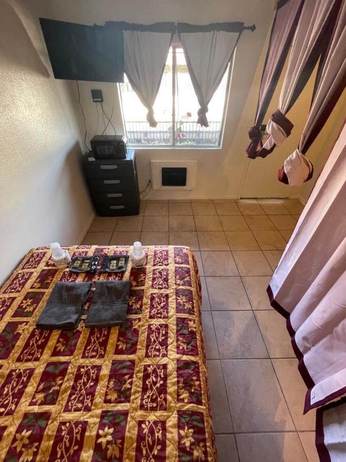 Spring Valley  Crown Inn & Suites المظهر الخارجي الصورة
